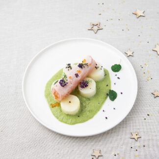 SAUMON "FACON TROIGROS", CREME A L'OSEILLE ET POMMES VAPEUR