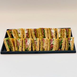 PLATEAU DE 16 MINI CLUB SANDWICH SERRANO BURRATA