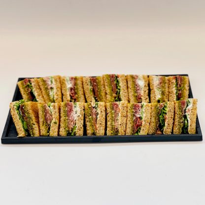 PLATEAU DE 16 MINI CLUB SANDWICH SERRANO BURRATA