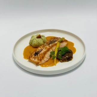 SAUMON, VELOURS DE CAROTTES AUX AGRUMES ET GINGEMBRE